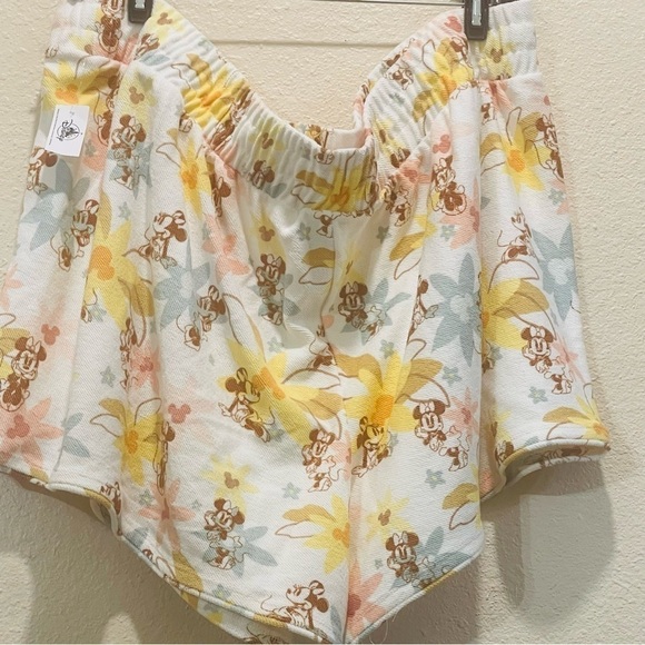 Disney Minnie Mouse Knit Shorts Women’s 3X Tropical Floral Terry Cloth NWT - Picture 5 of 6